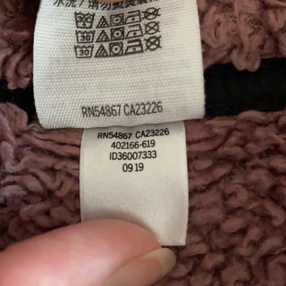 PINK VICTORIA’S SECRET MAUVE SHERPA PULLOVER - Picture 6 of 16